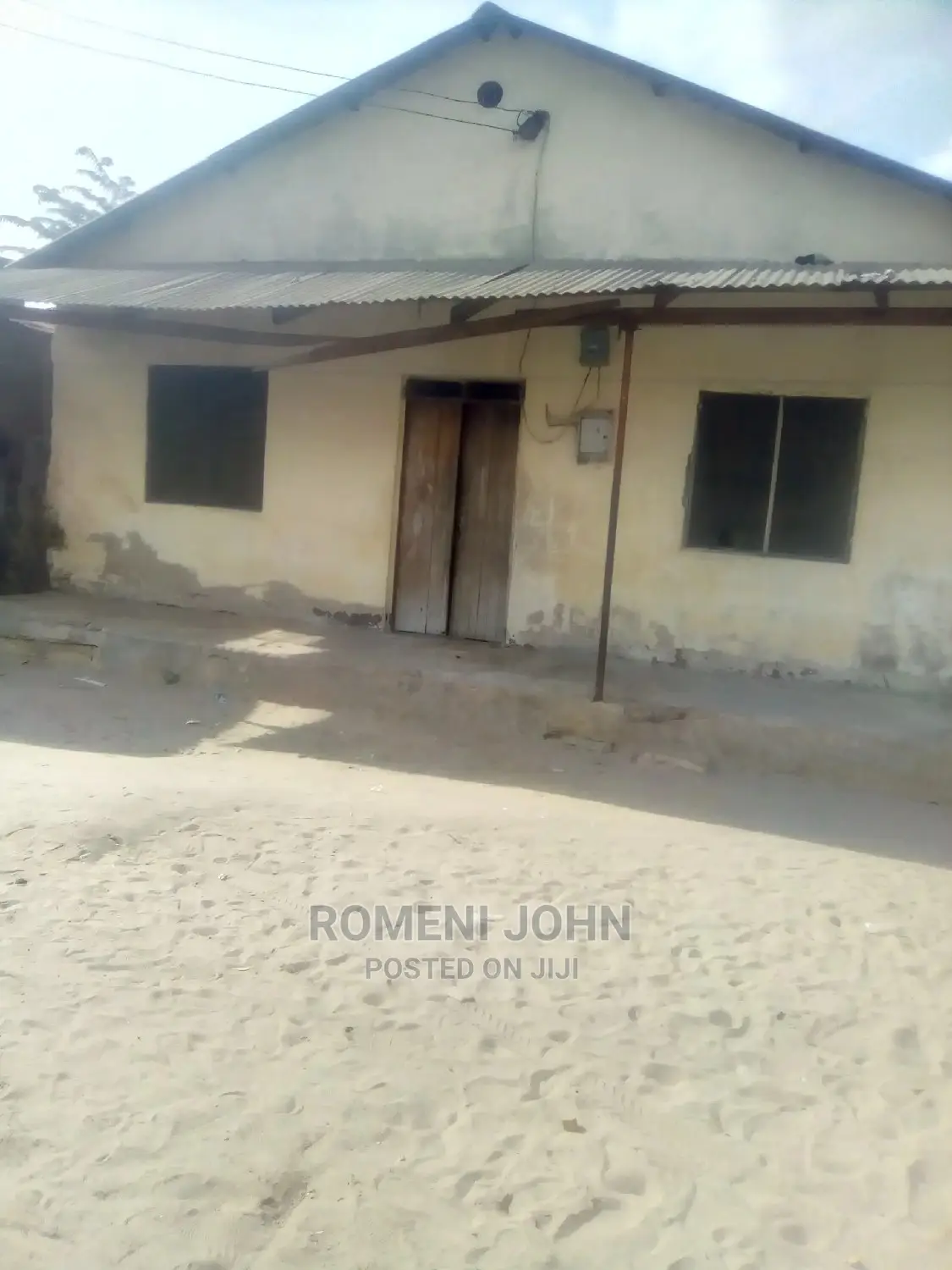Furnished 10bdrm Townhouse/Terrace in Tanzania Daressalaam for Sale