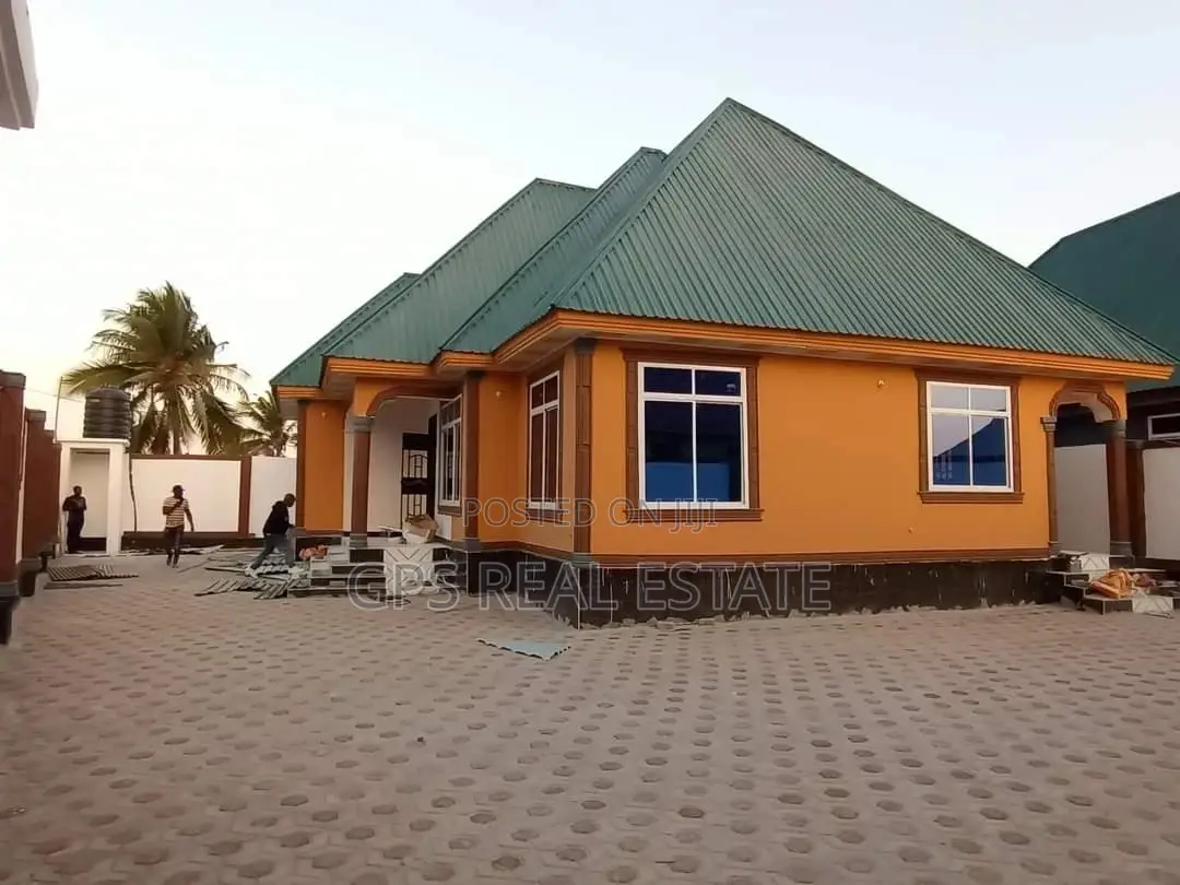 4bdrm House in Mzambarauni, Chamazi for Sale