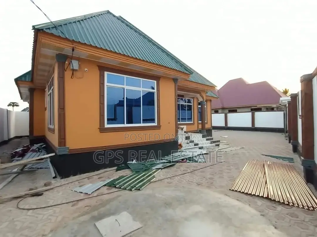 4bdrm House in Mzambarauni, Chamazi for Sale