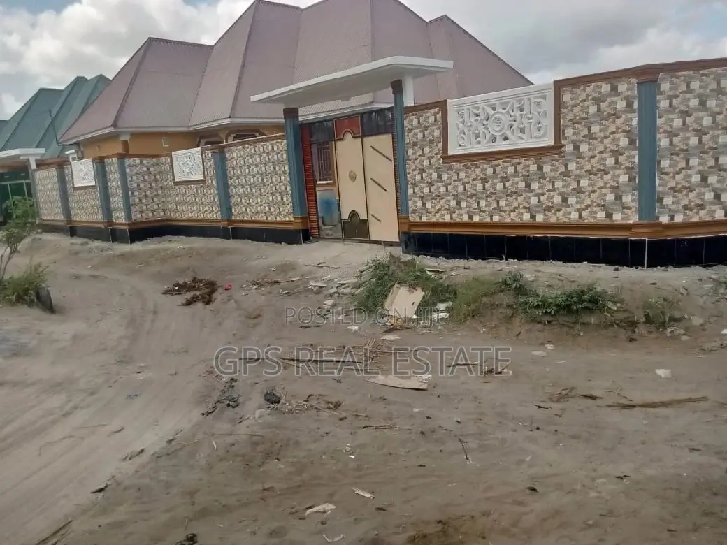 4bdrm House in Mzambarauni, Chamazi for Sale