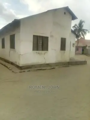 Furnished 6bdrm Townhouse/Terrace in Tanzania Daressalaam for Sale