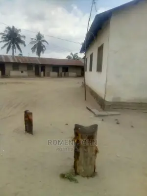 Furnished 6bdrm Townhouse/Terrace in Tanzania Daressalaam for Sale