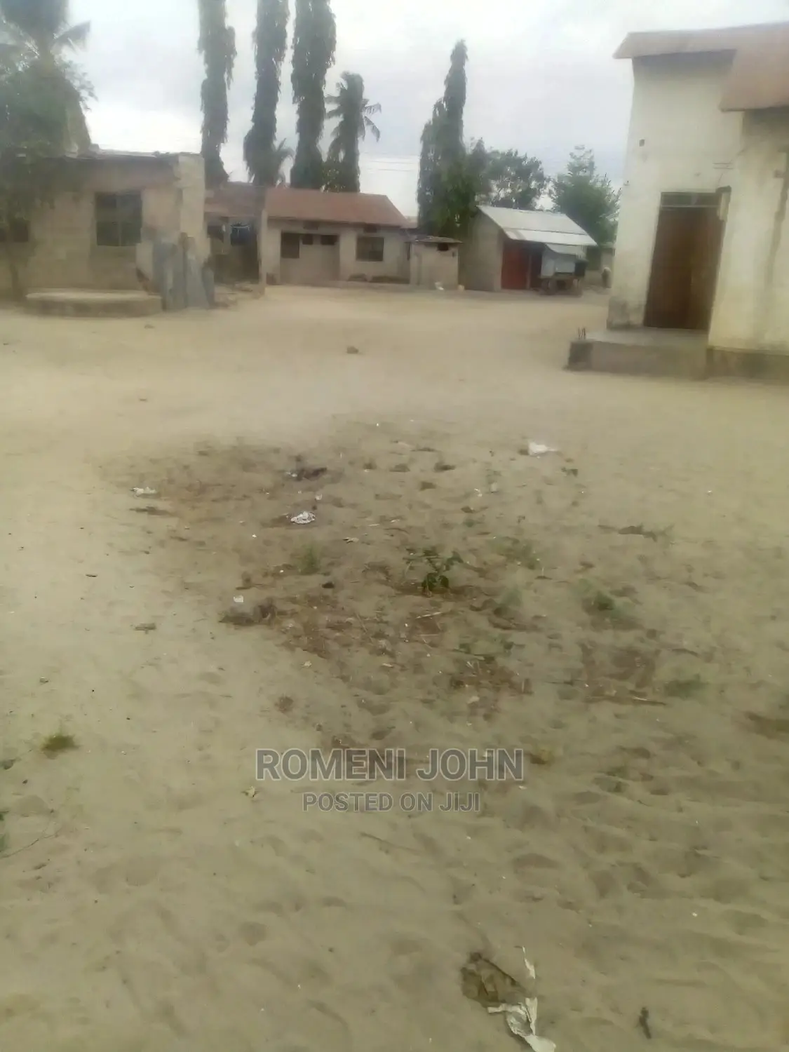 Furnished 6bdrm Townhouse/Terrace in Tanzania Daressalaam for Sale