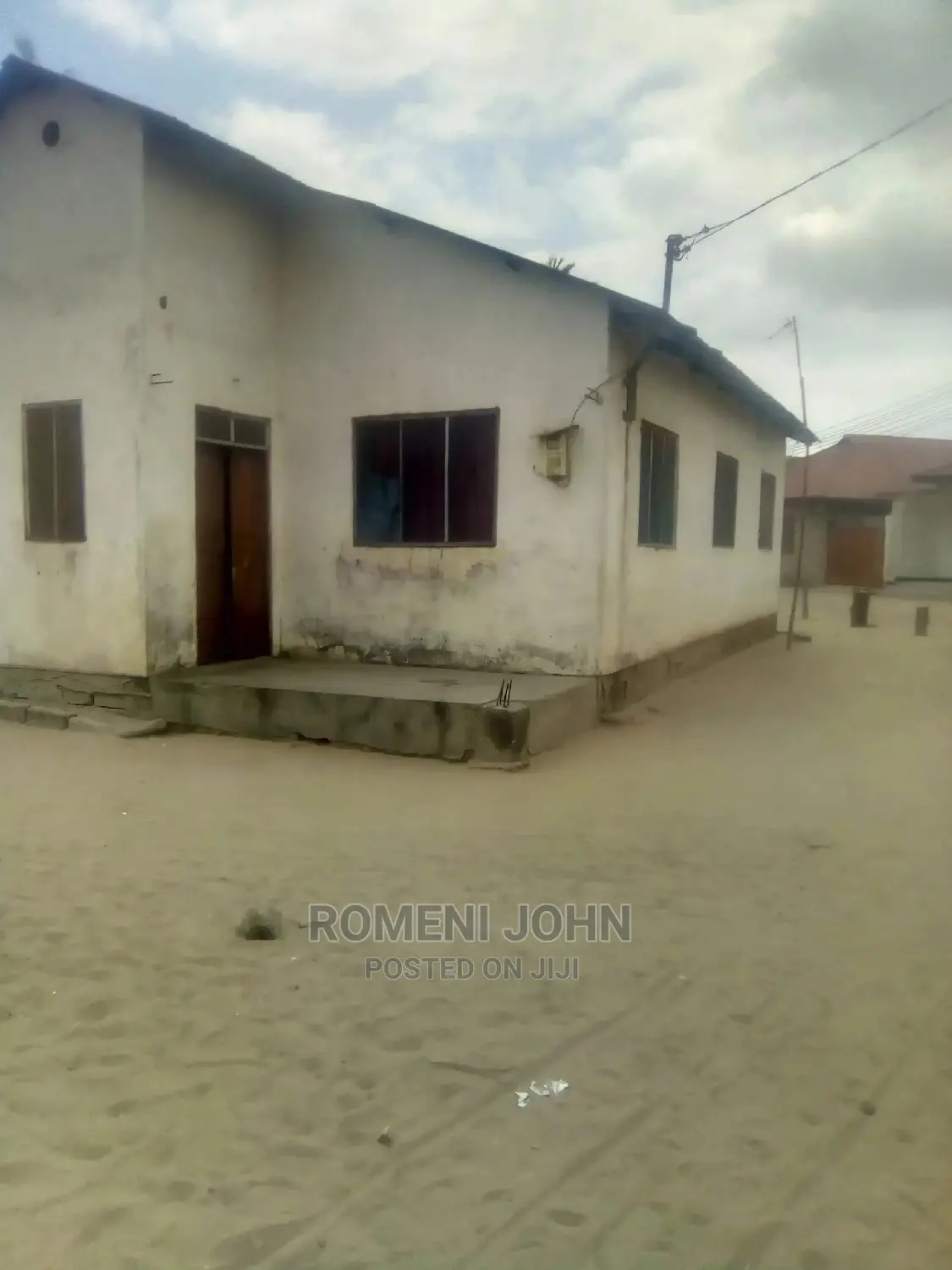 Furnished 6bdrm Townhouse/Terrace in Tanzania Daressalaam for Sale