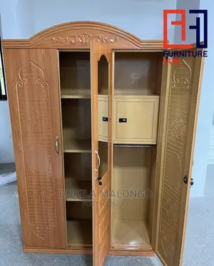 Kabati La Nguo La Chuma