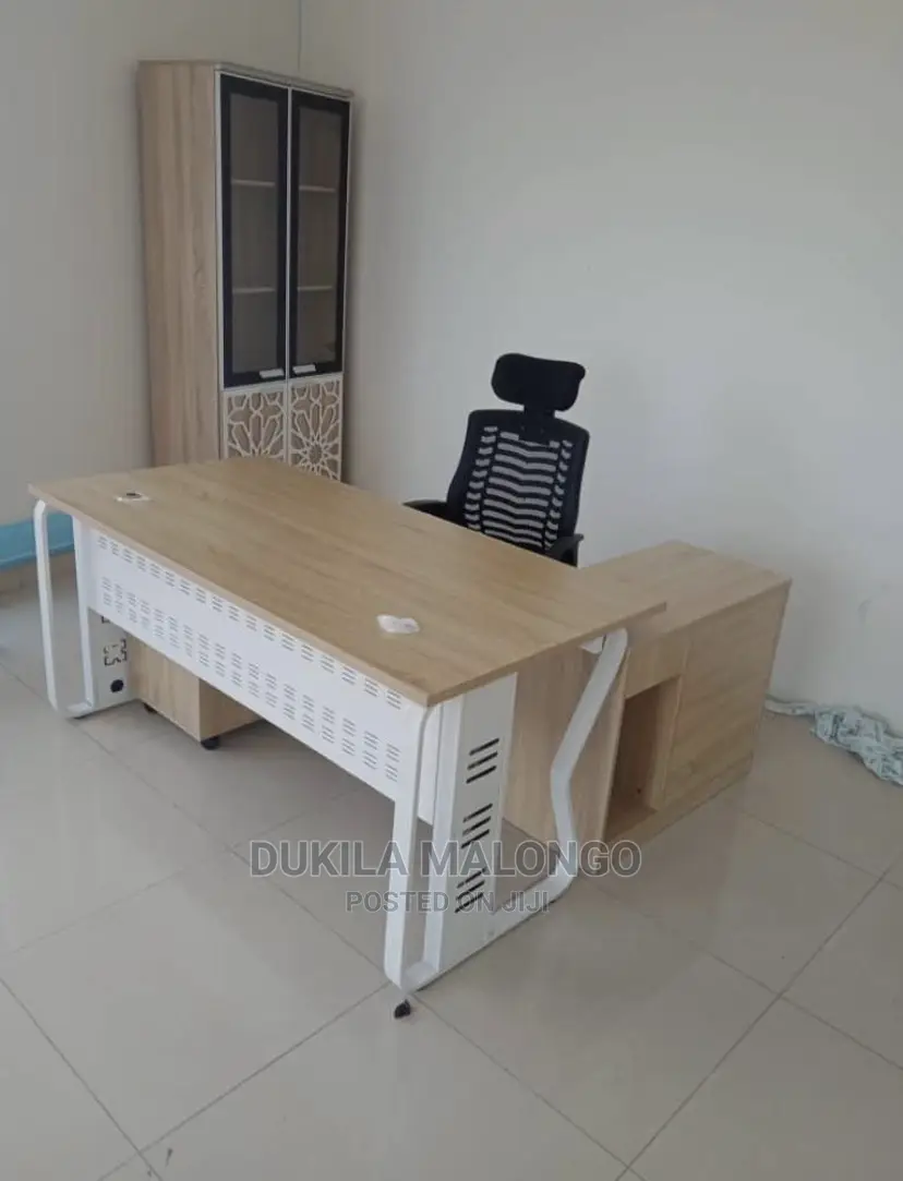 Meza Ya Office