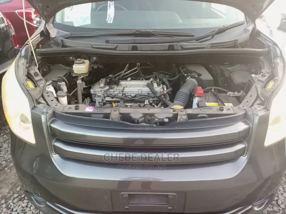 Toyota Noah 2008 Gray