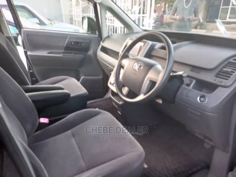 Toyota Noah 2008 Gray