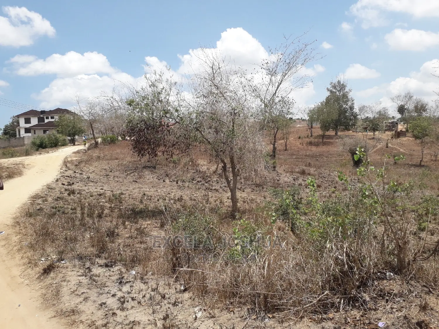 Eneo LA Heka 6 Linauzwa Mbezk Msakuzi. Km 3 Toka Main Road