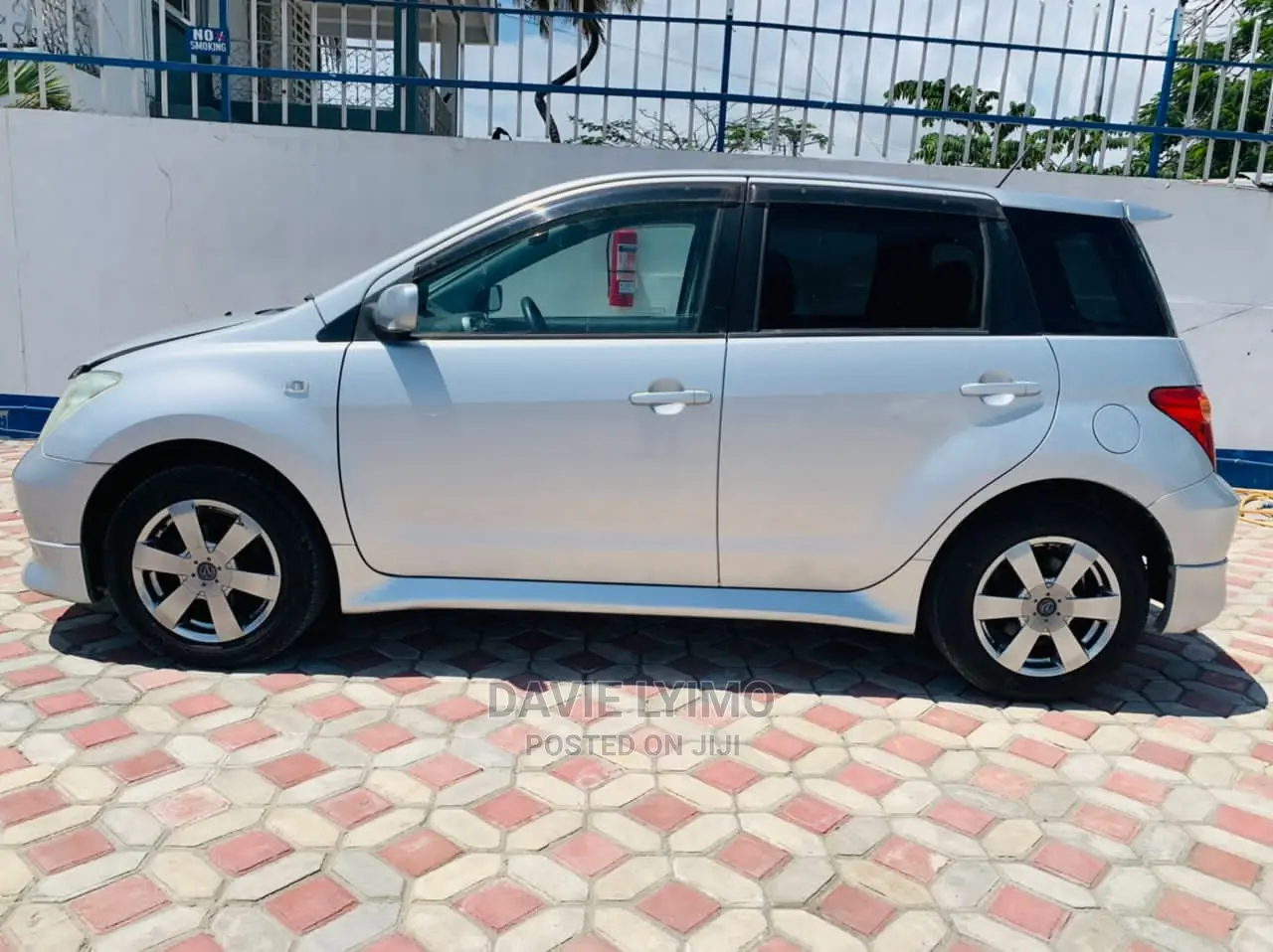 Toyota IST 2004 Silver
