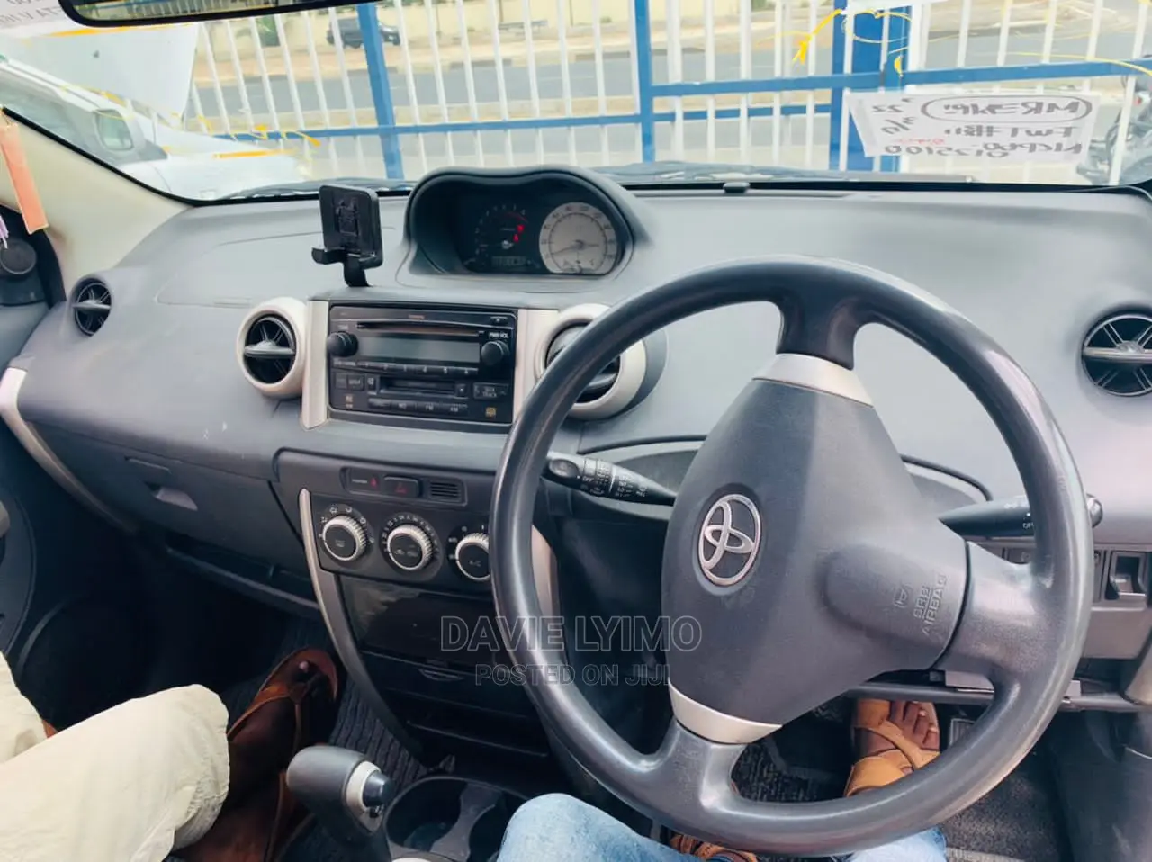 Toyota IST 2004 Silver