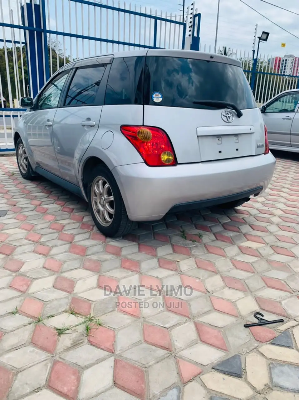 Toyota IST 2004 Silver