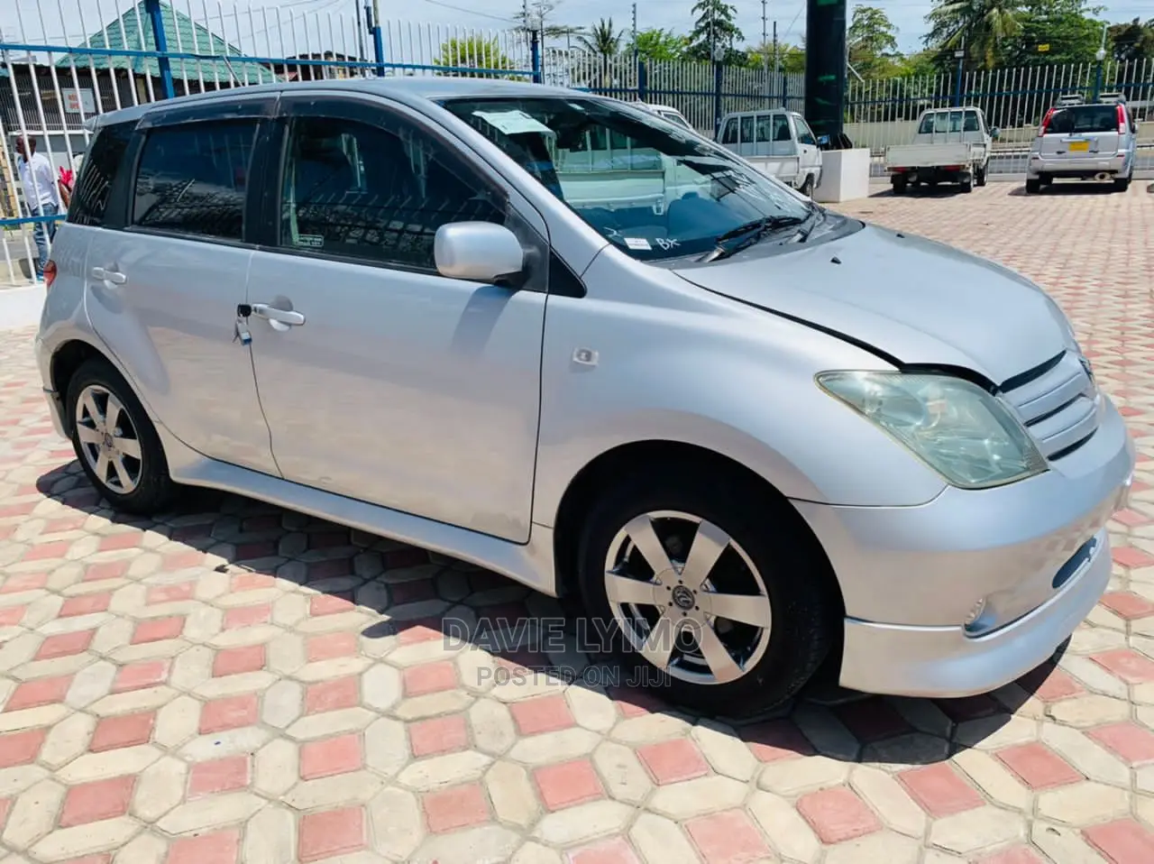 Toyota IST 2004 Silver