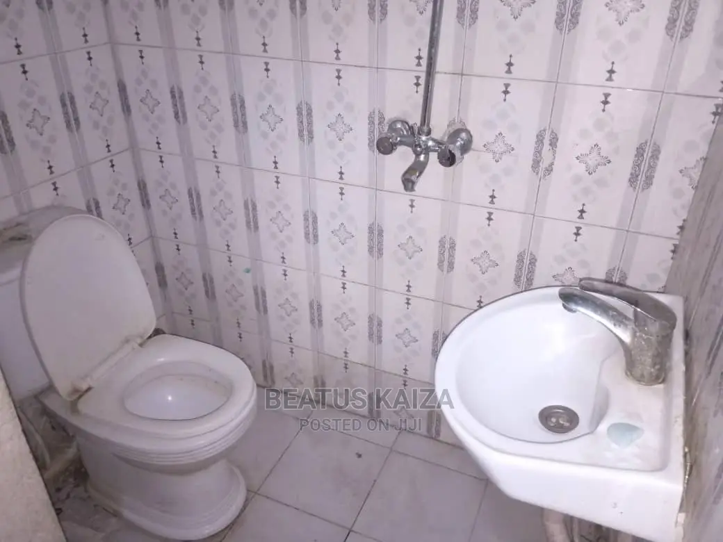2bdrm Block of Flats in Kariakoo Fire for rent