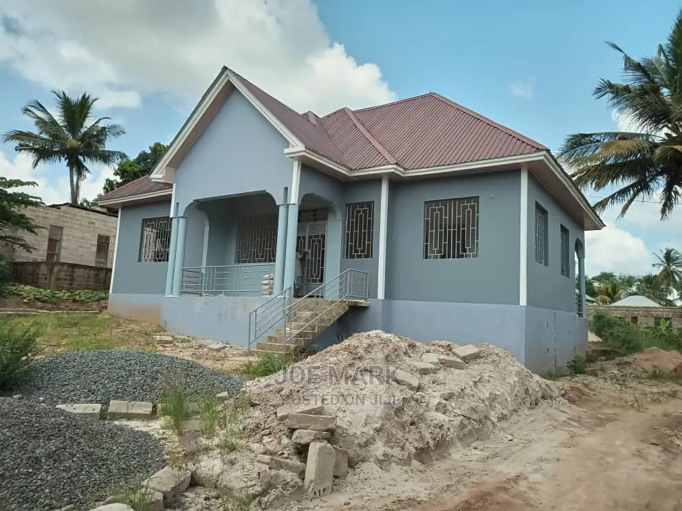 3bdrm House in Markreal Estate, Goba for Sale