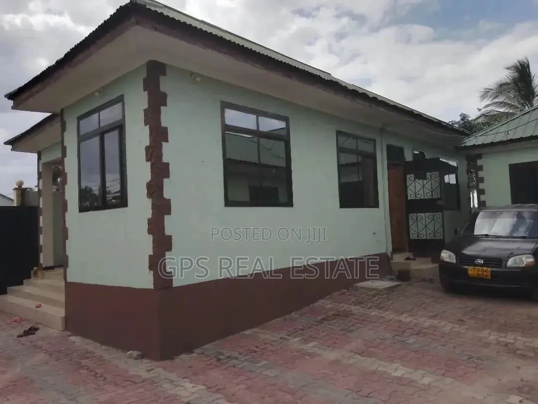 5bdrm Apartment in Mbezi Luguruni, Kinondoni for Sale