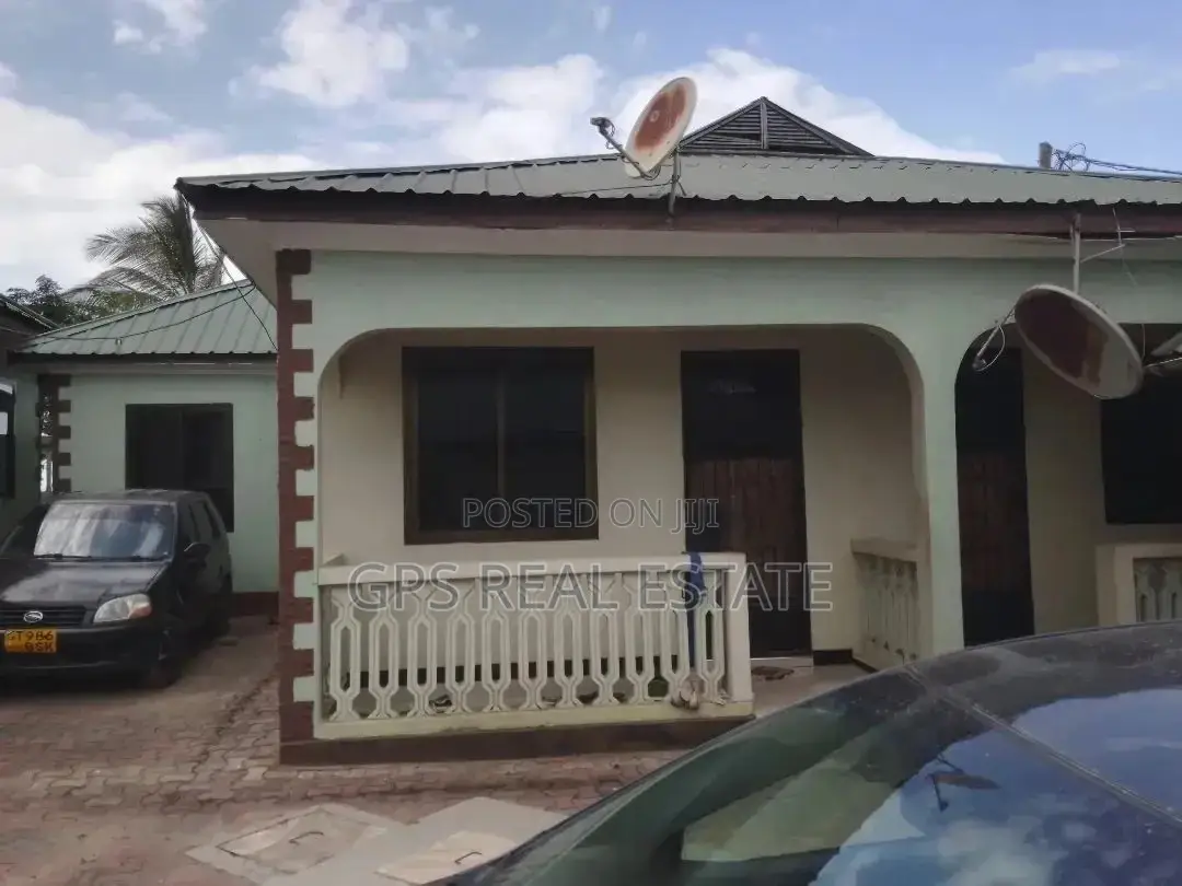 5bdrm Apartment in Mbezi Luguruni, Kinondoni for Sale