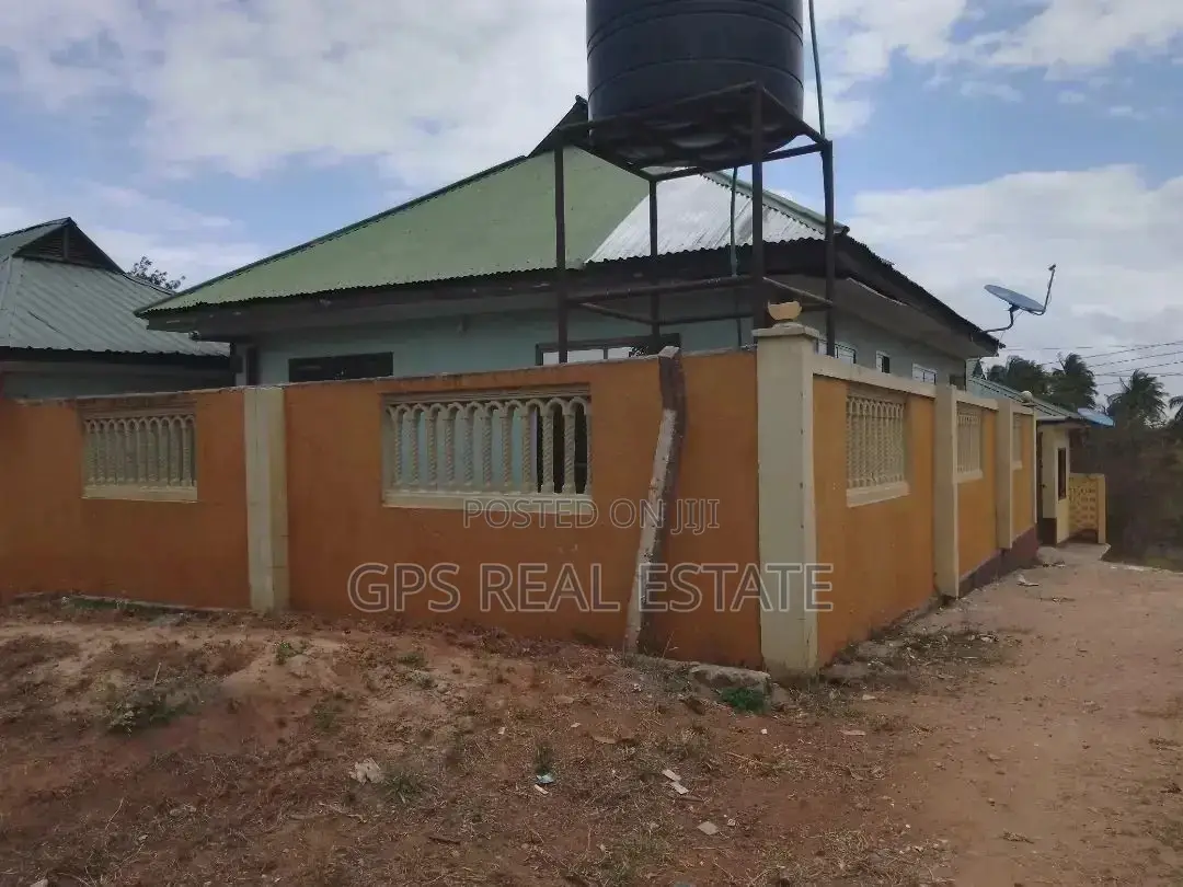 5bdrm Apartment in Mbezi Luguruni, Kinondoni for Sale