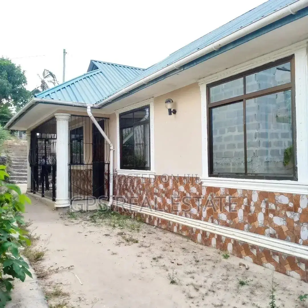 3bdrm House in Kinyerez Songas, Ilala for sale