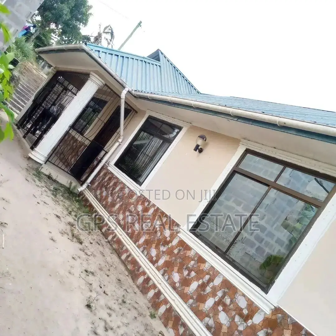 3bdrm House in Kinyerez Songas, Ilala for sale