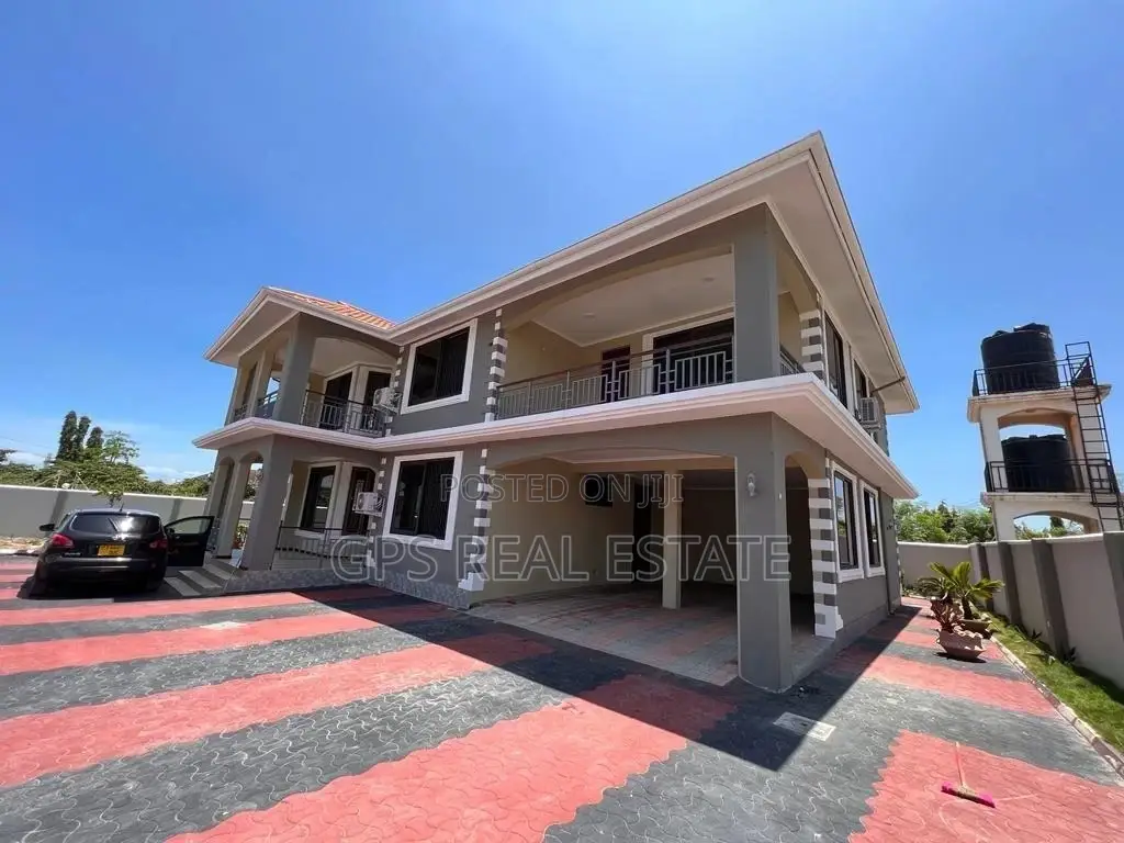 4bdrm House in Tegeta Block E, Kinondoni for Sale