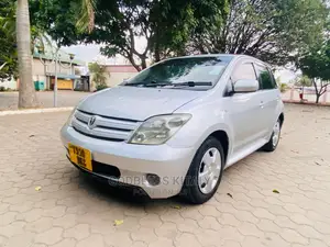 Toyota IST 2006 Silver