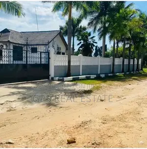 4bdrm House in Bahari Beach, Ilala for Sale