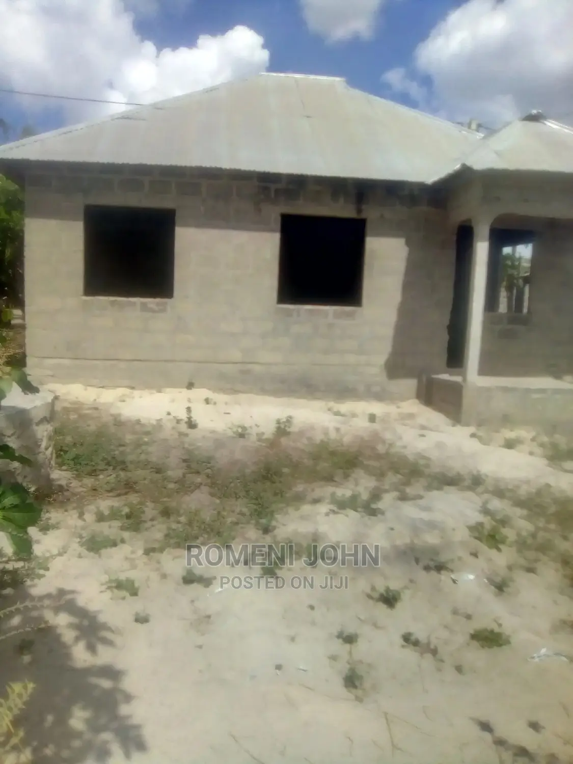 Furnished 6bdrm Townhouse/Terrace in Tanzania Daressalaam for Sale