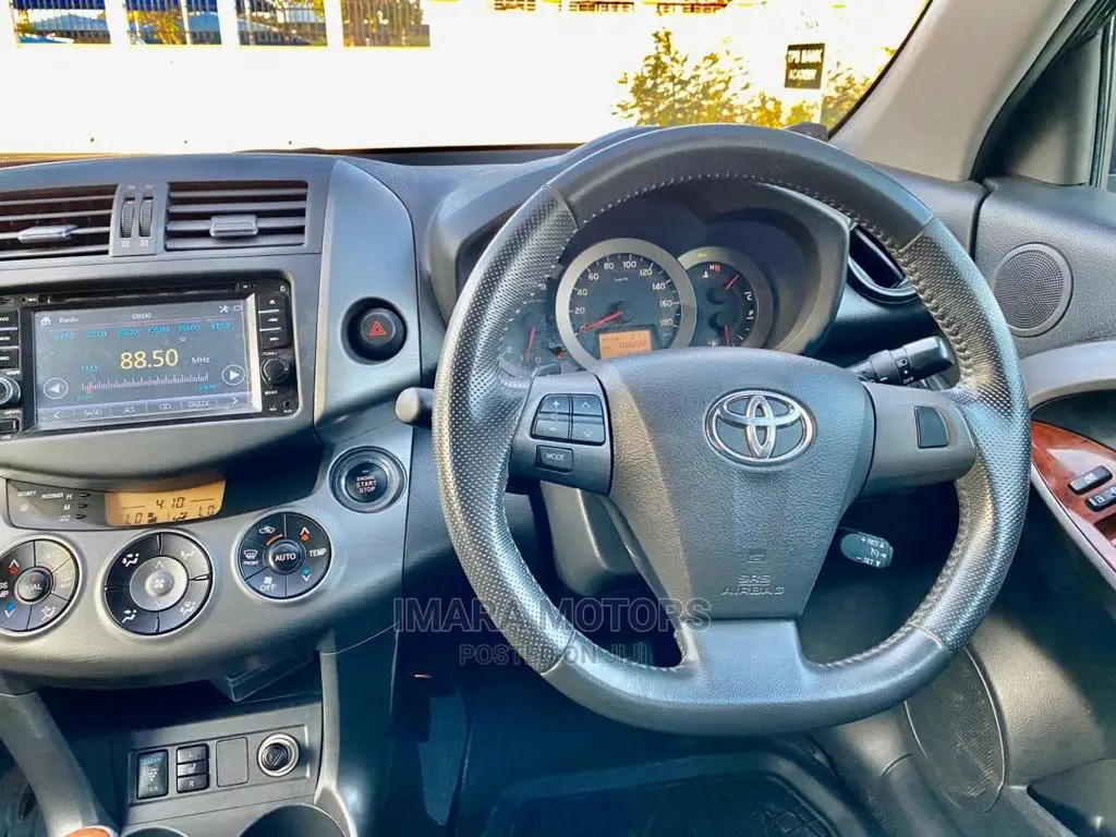 Toyota Vanguard 2010 Black