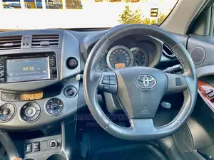 Toyota Vanguard 2010 Black