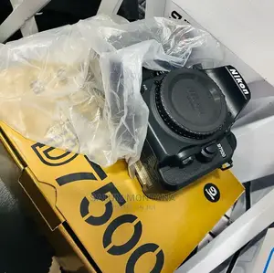 Nikon D7500 Body