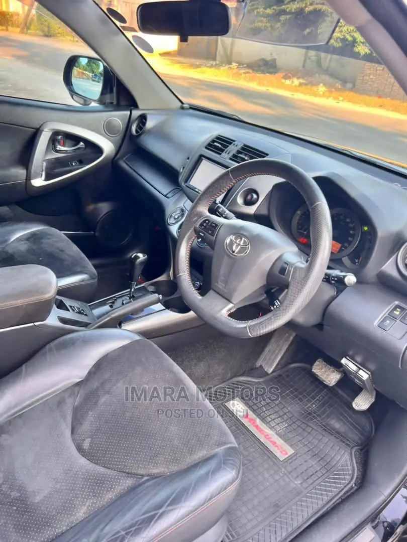 Toyota Vanguard 2012 Black
