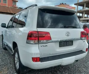 Toyota Land Cruiser 2018 White