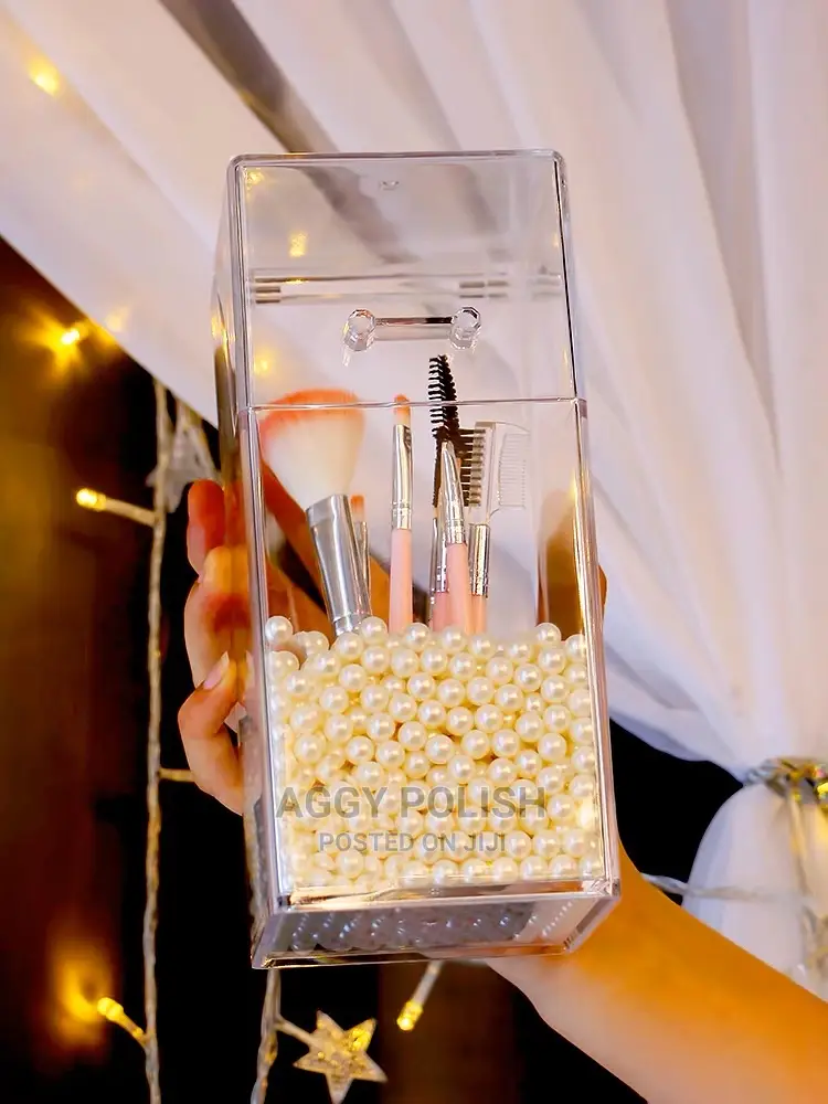 Makeup Brush Storage Box