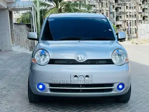 Toyota Sienta 2005 Gray