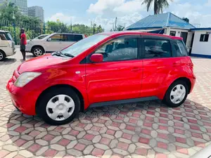 Toyota IST 2003 Red