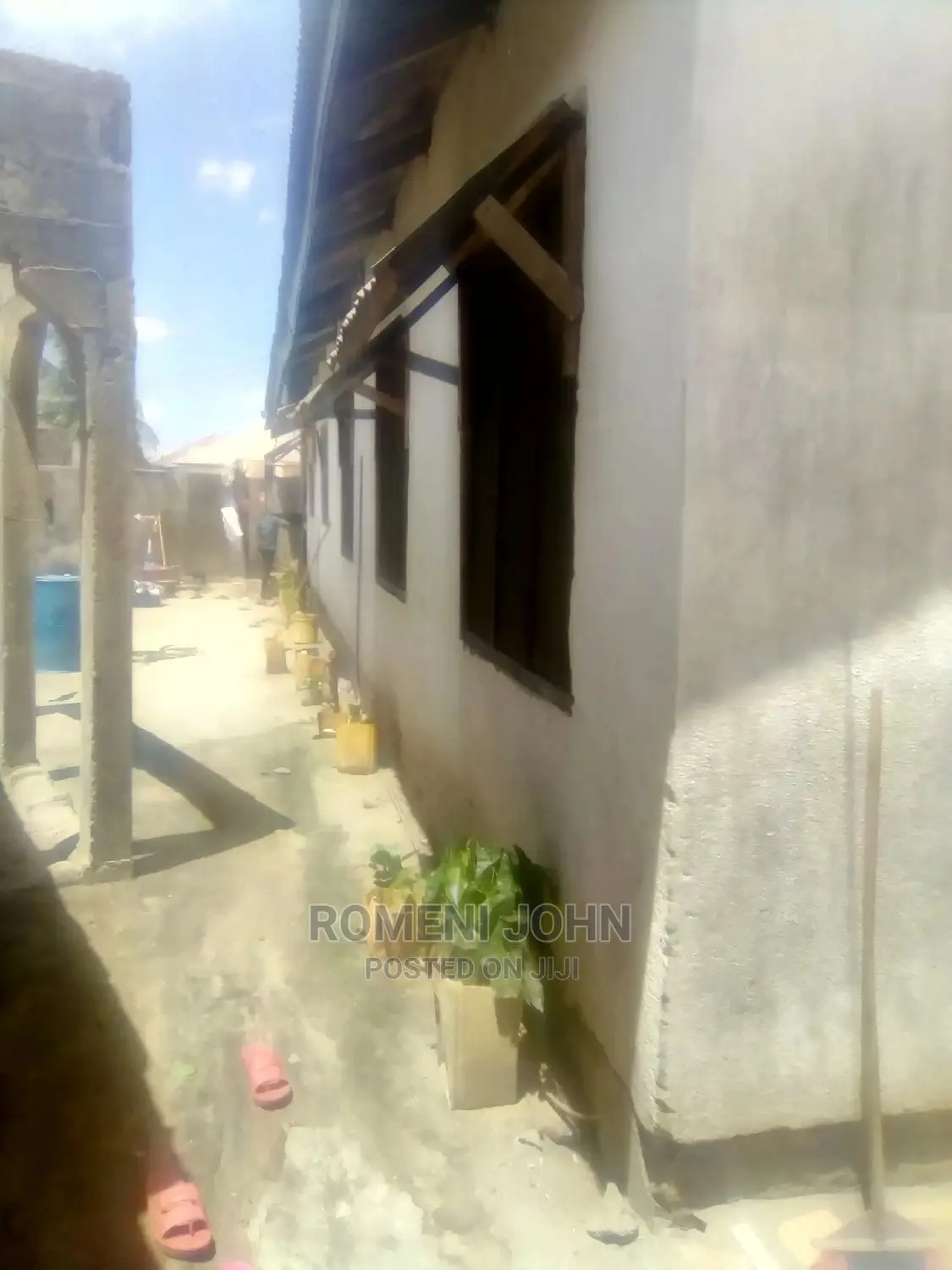 Furnished 10bdrm Townhouse/Terrace in Tanzania Daressalaam for Sale