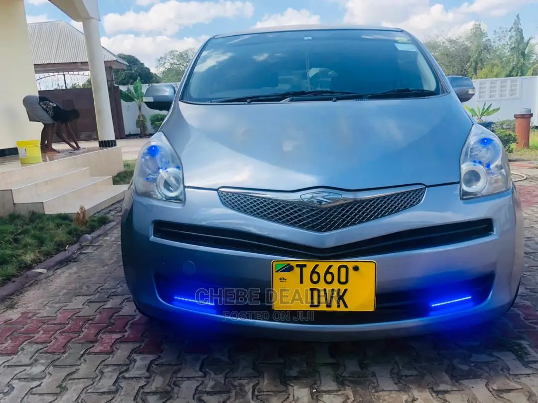 Toyota Ractis 2008 Gray