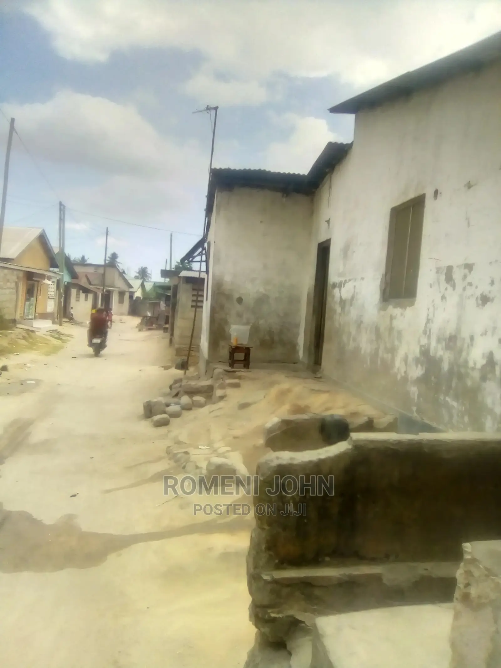 8bdrm Townhouse/Terrace in Tanzania Daressalaam for Sale