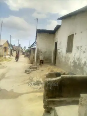 8bdrm Townhouse/Terrace in Tanzania Daressalaam for Sale