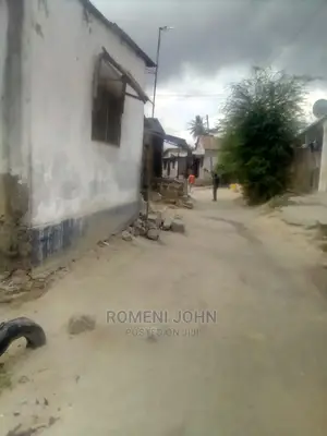 8bdrm Townhouse/Terrace in Tanzania Daressalaam for Sale