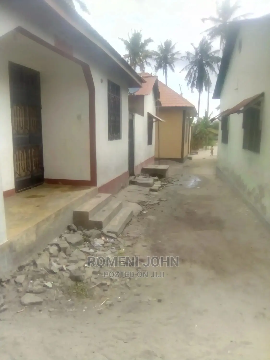 Furnished 7bdrm Townhouse/Terrace in Tanzania Daressalaam for sale