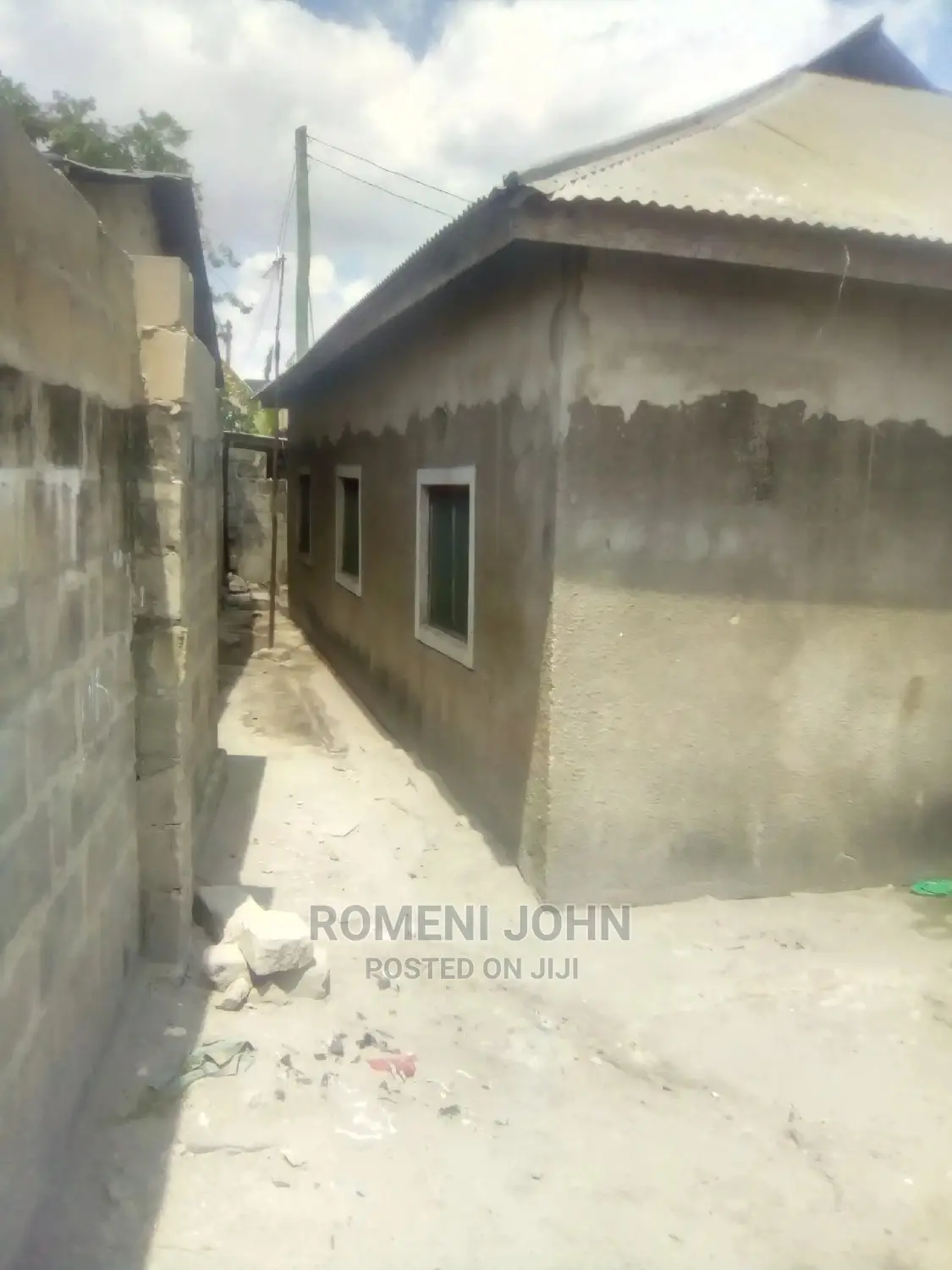 Furnished 8bdrm Townhouse/Terrace in Tanzania Daressalaam for Sale