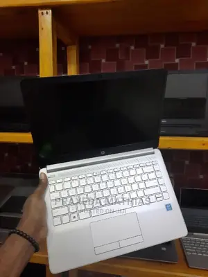 Laptop HP 14-Dq1025cl 4GB Intel Pentium HDD 500GB