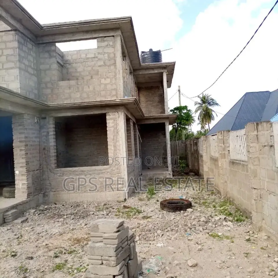 8bdrm House in Mbagala Mbande, Temeke for Sale