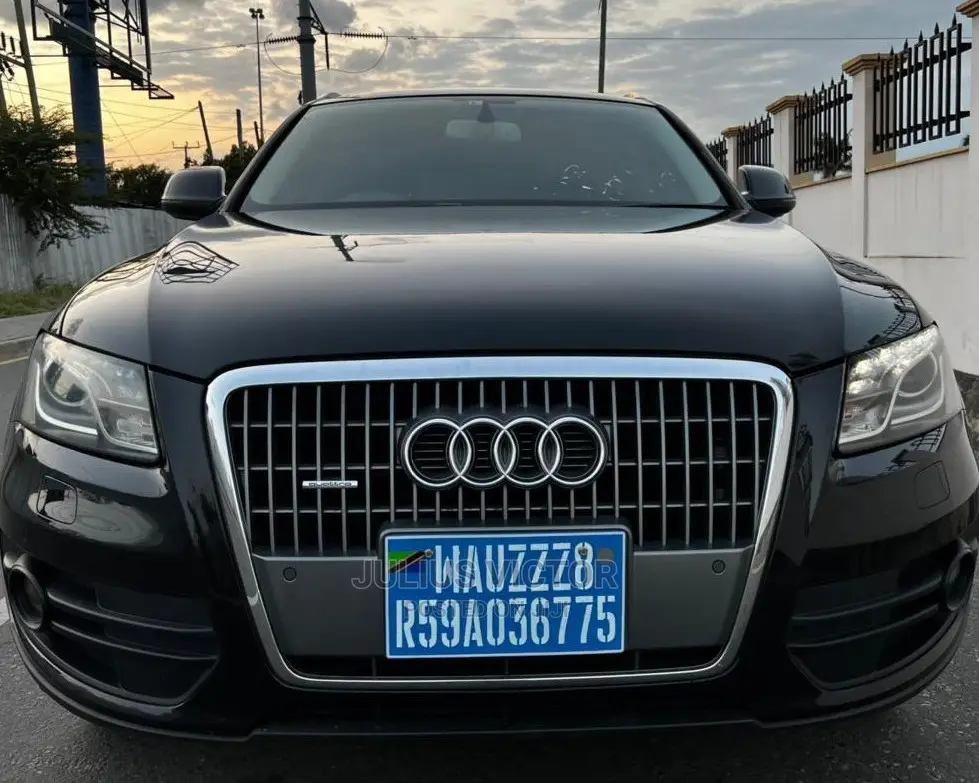 Audi Q5 2010 Black