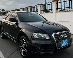 Audi Q5 2010 Black