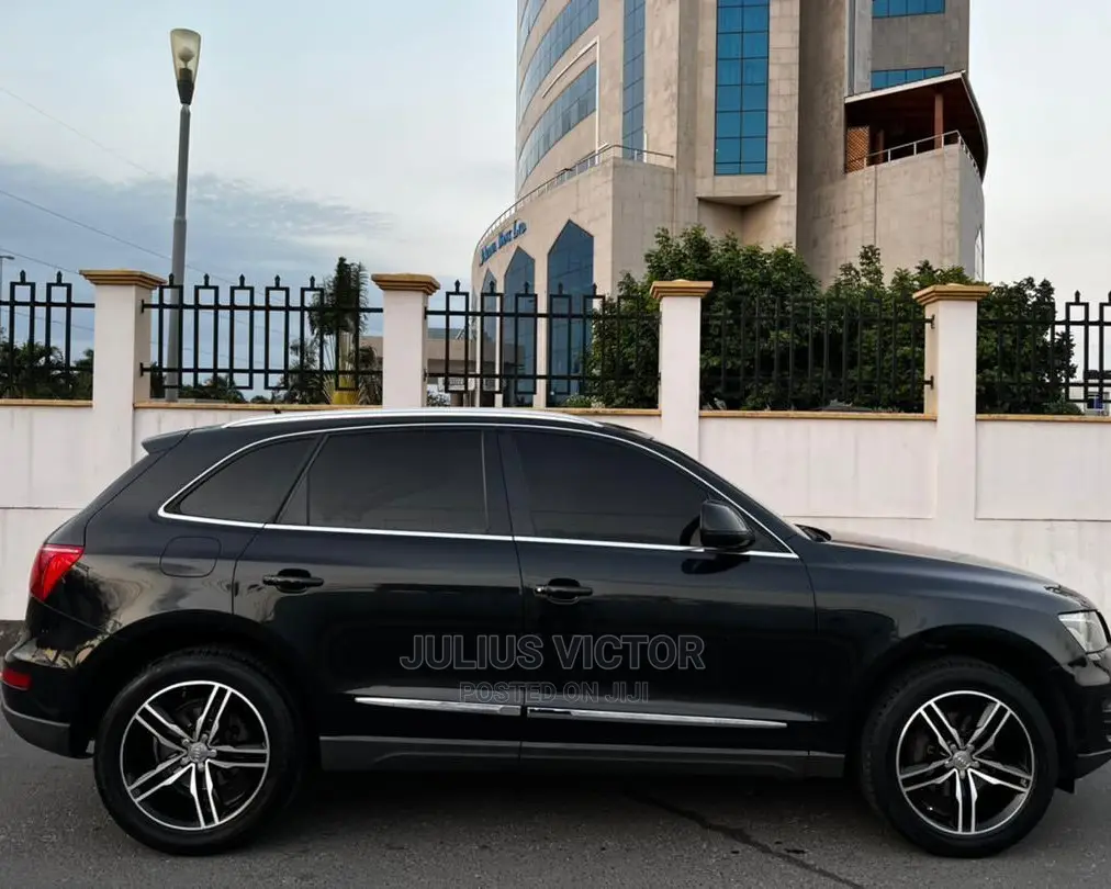 Audi Q5 2010 Black
