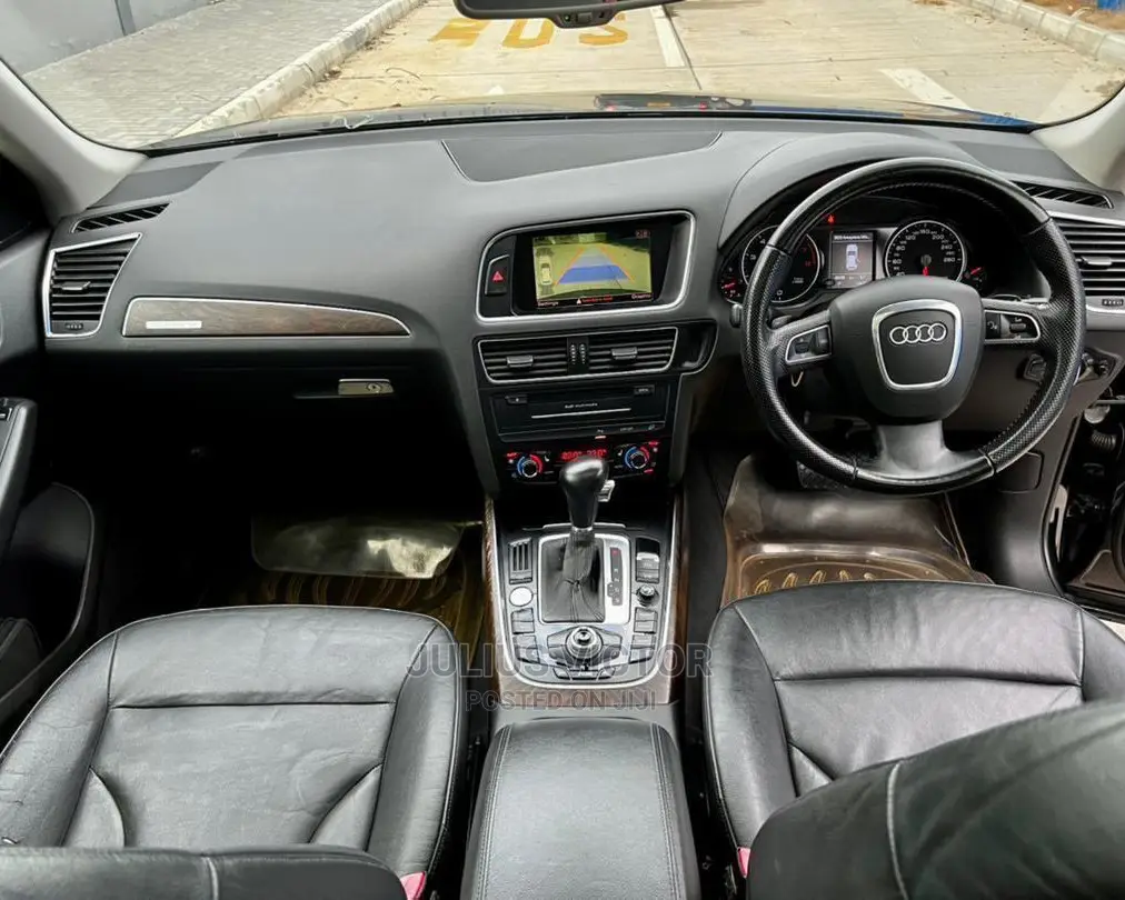 Audi Q5 2010 Black