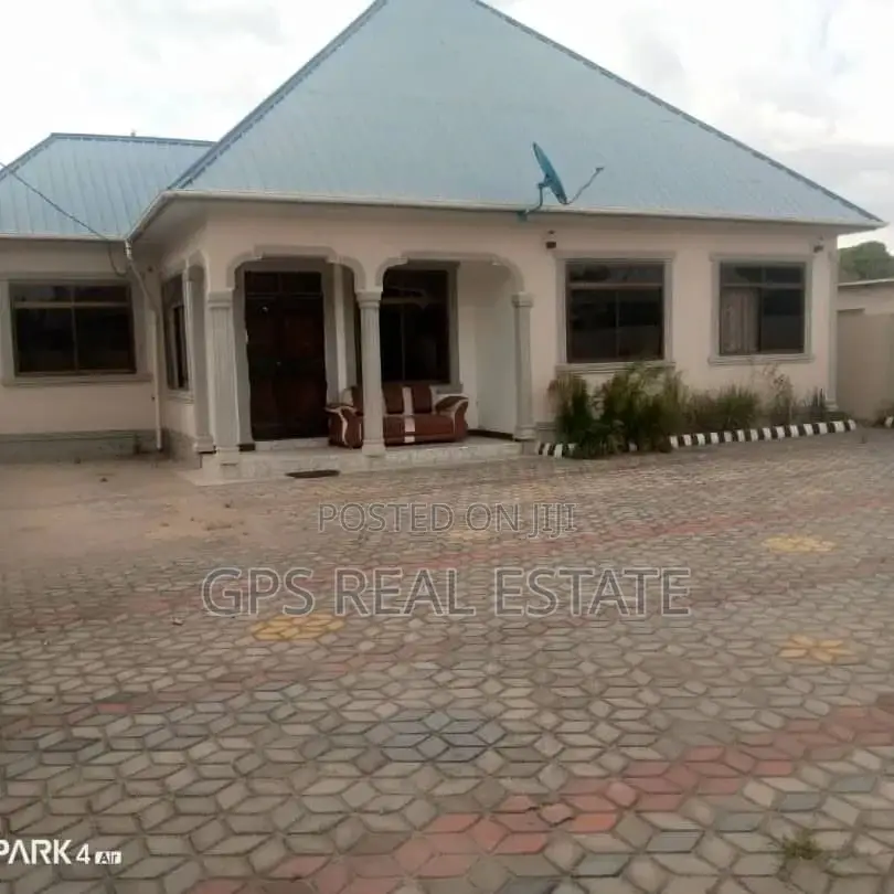 3bdrm House in Kivule Frem 10, Ilala for Sale
